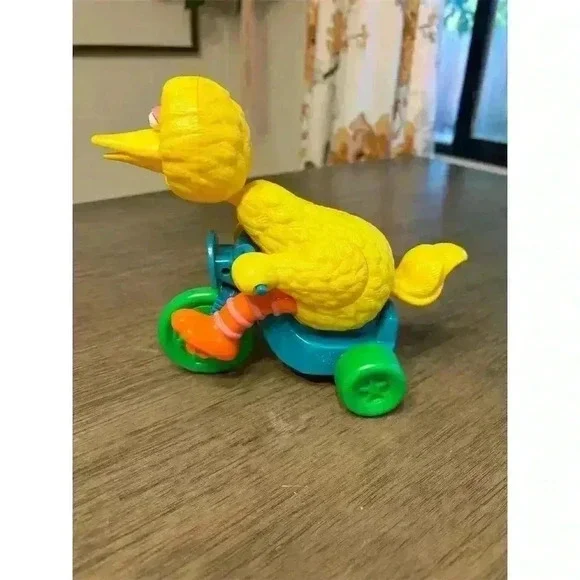 Vintage 1980’s Sesame Street Big Bird Wind-Up Tricycle Toy by Illco Toys - Picture 4 of 6